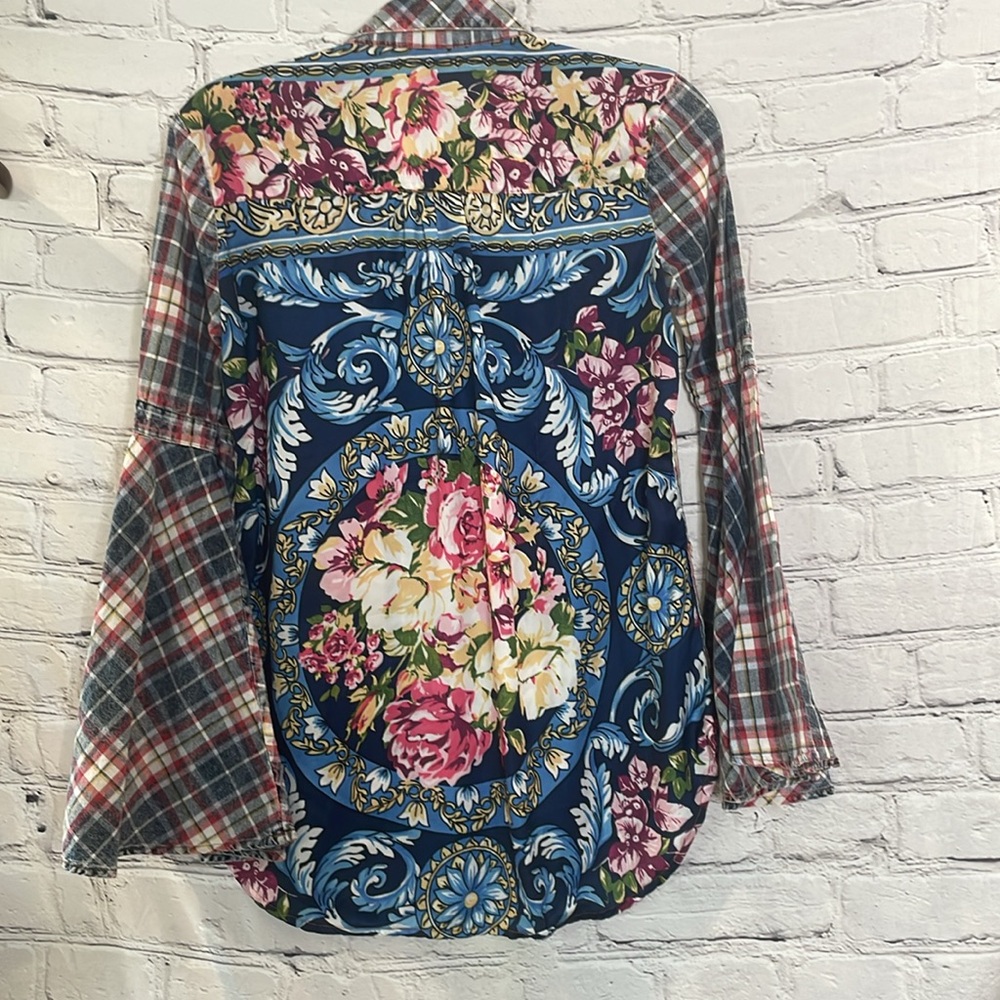 Aratta Red Blue Plaid Floral Back Long Sleeve Button Down Blouse Size X-Small